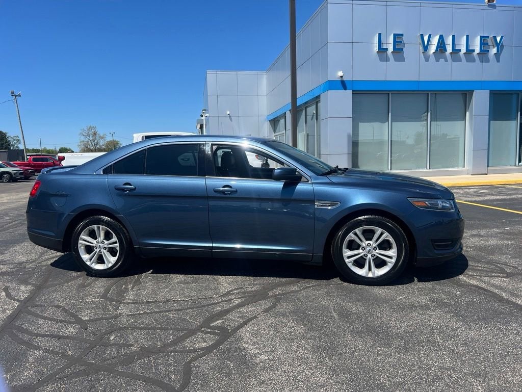 2018 Ford Taurus SEL