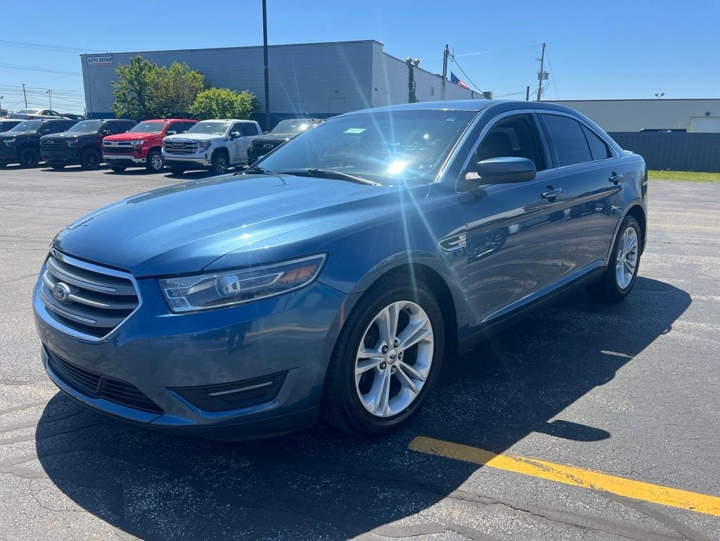 2018 Ford Taurus SEL