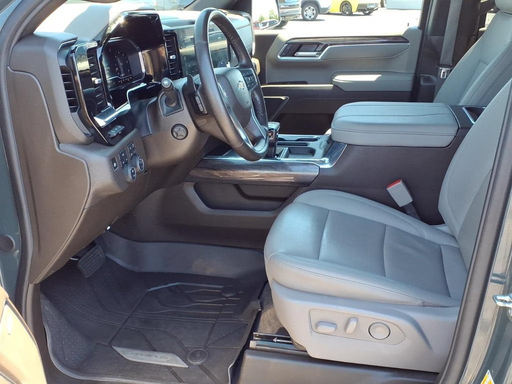 2025 Chevrolet Silverado 1500 LTZ