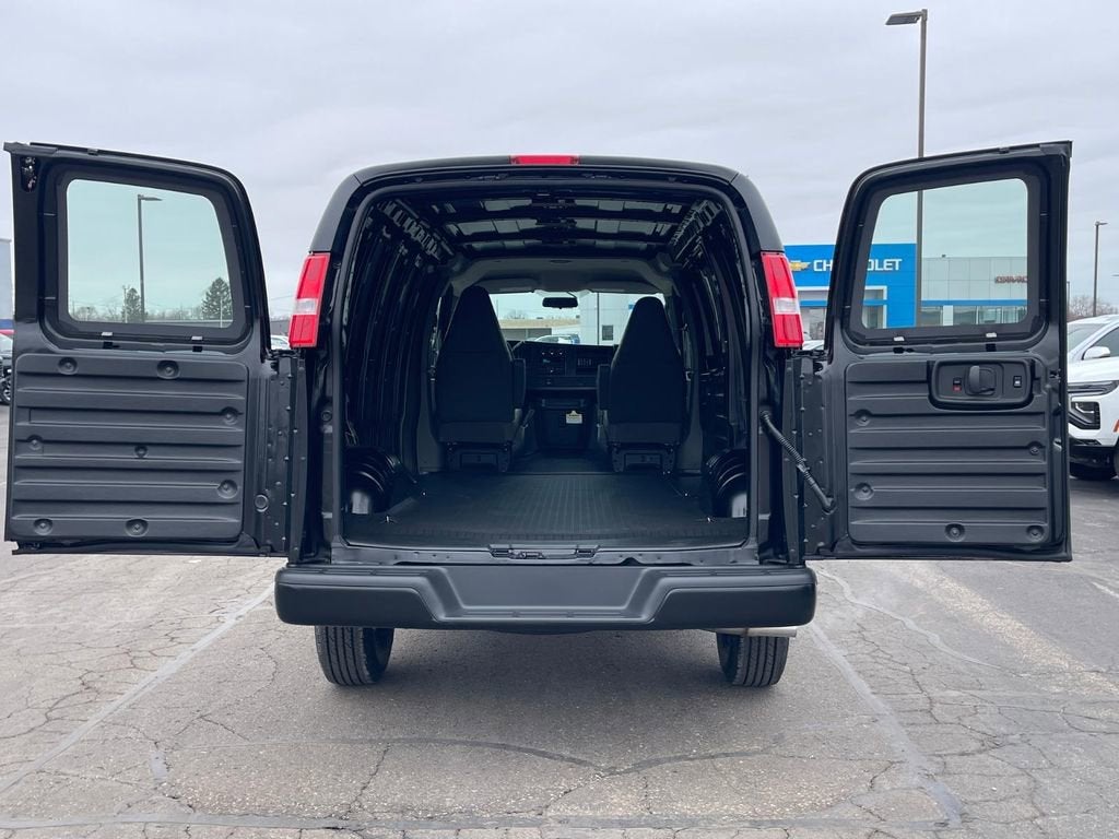 2026 Chevrolet Express Cargo WT