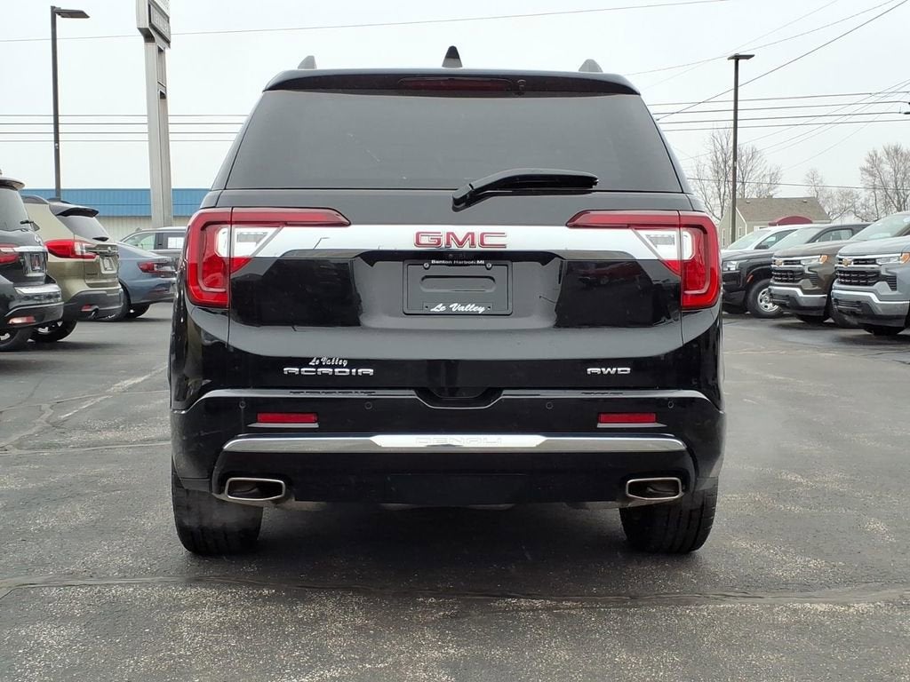 2023 GMC Acadia Denali