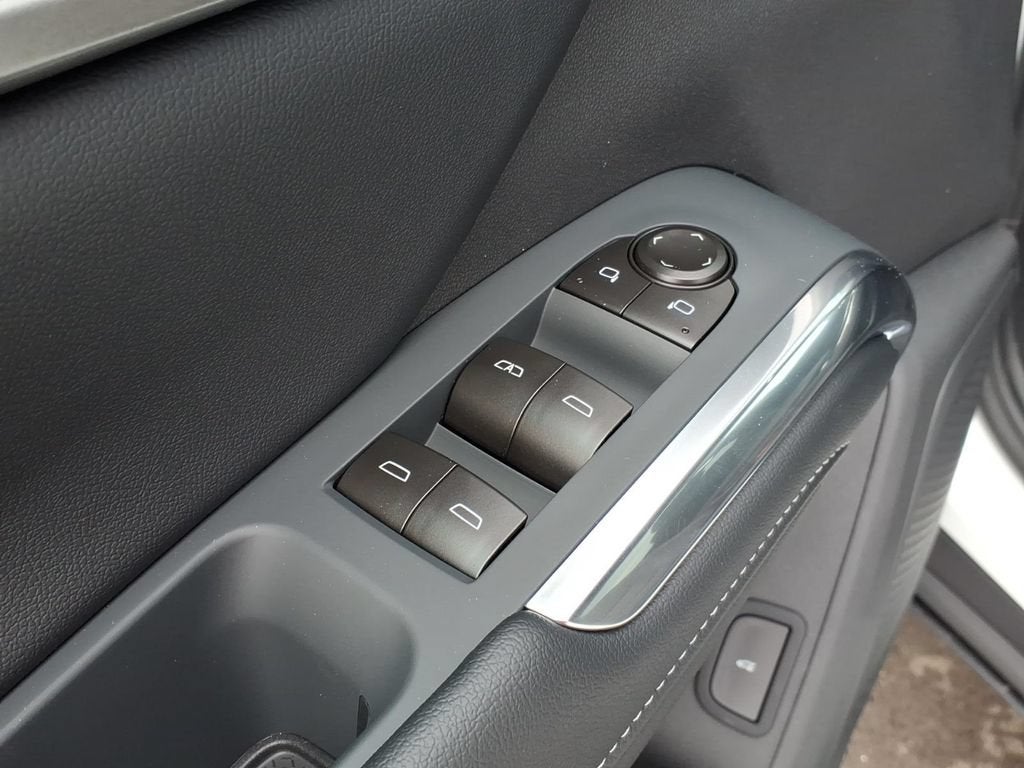 2027 Chevrolet Traverse LT - Photo 17
