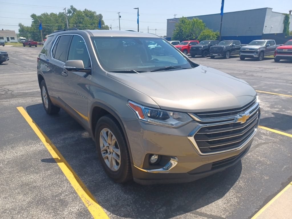 Used 2019 Chevrolet Traverse 3LT with VIN 1GNEVHKW7KJ216925 for sale in Benton Harbor, MI