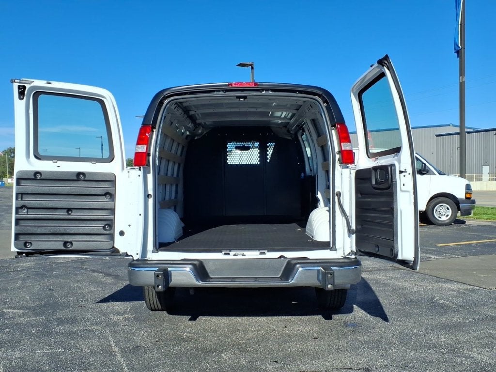 2025 GMC Savana Cargo Work Van