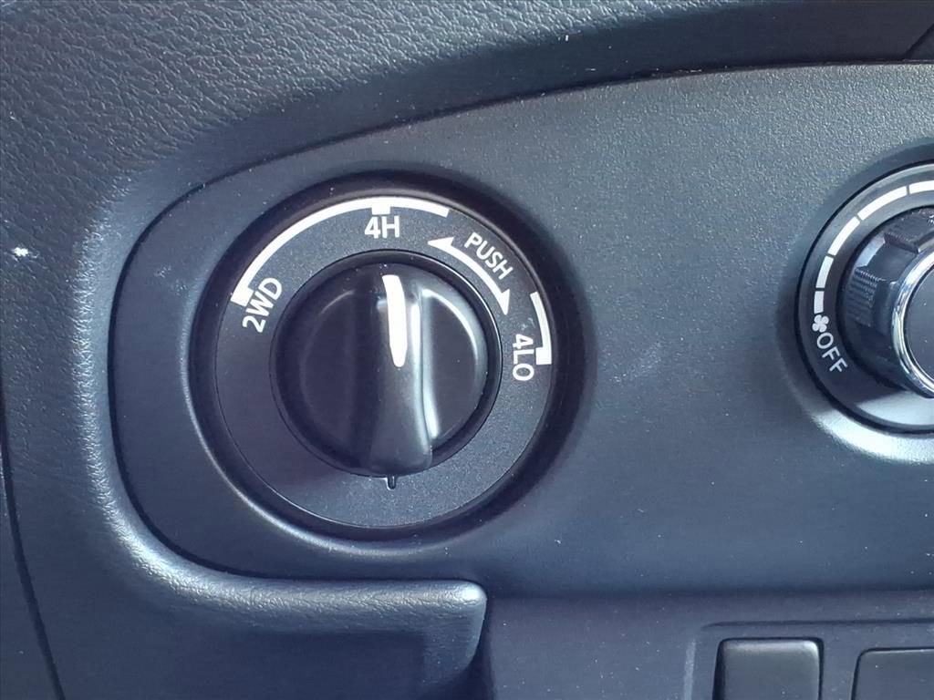 2022 Nissan Frontier S