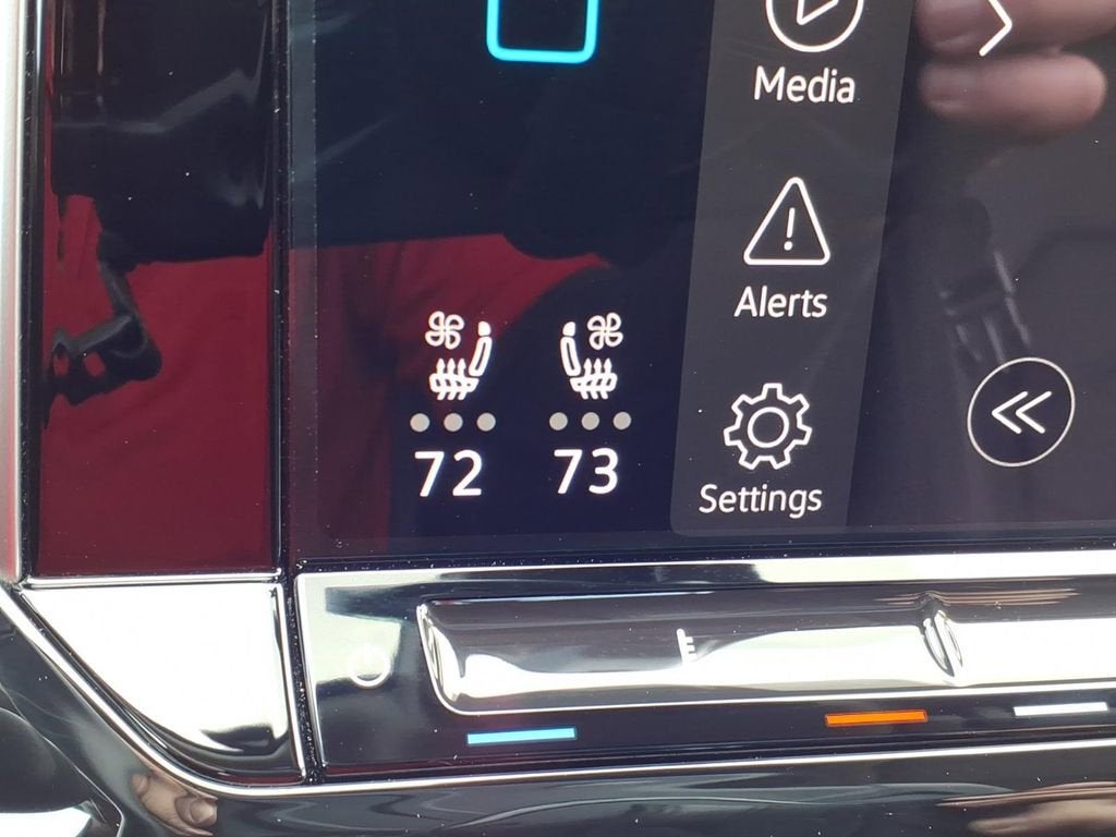 2025 Volkswagen Atlas 2.0T SE