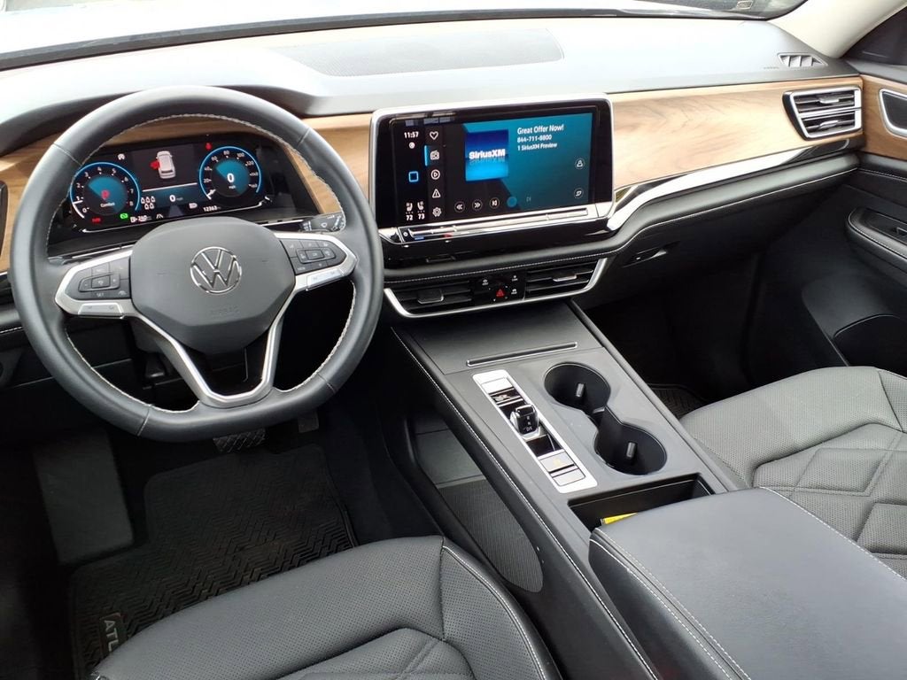 2025 Volkswagen Atlas 2.0T SE