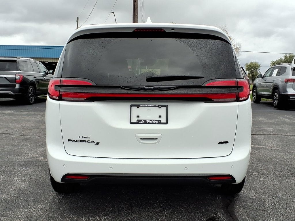 2021 Chrysler Pacifica Touring L
