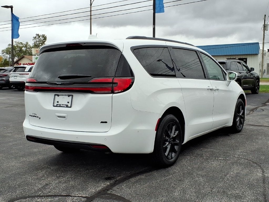 2021 Chrysler Pacifica Touring L