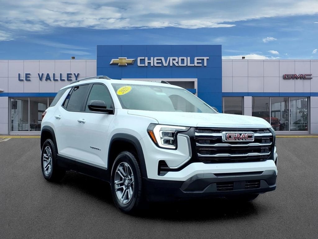 2025 GMC Terrain Elevation AWD's photo