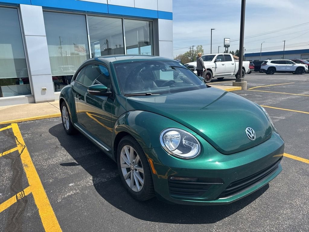2018 Volkswagen Beetle 2.0T S Auto's photo