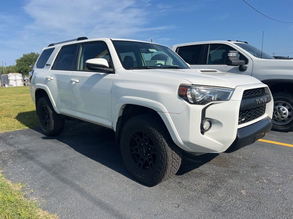 2016 Toyota 4Runner Limited 4x4 V6's photo