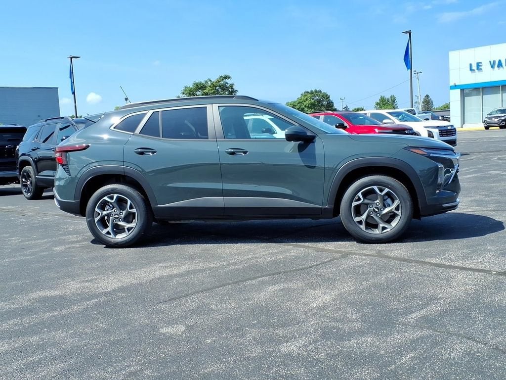 2026 Chevrolet Trax LT - Photo 12