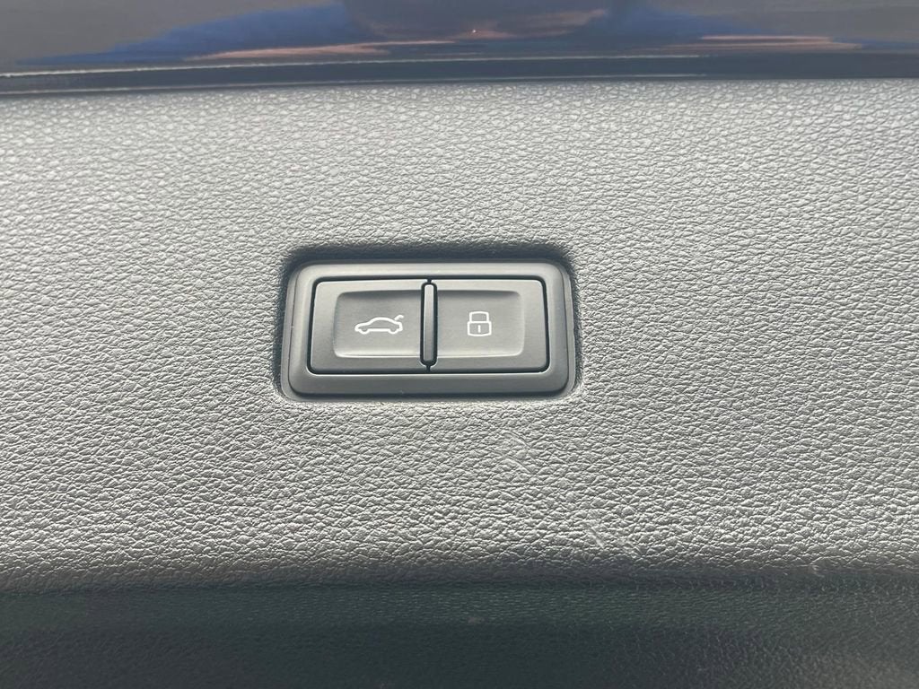 2019 Audi Q8 Premium Plus