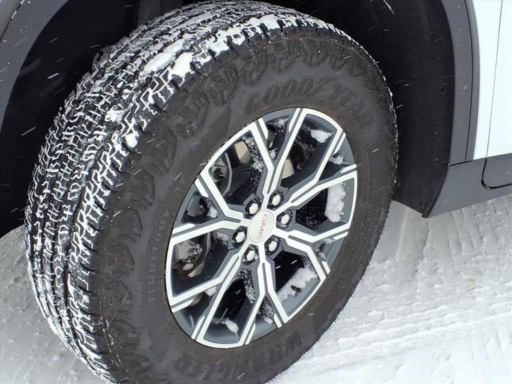 2024 GMC Acadia AT4