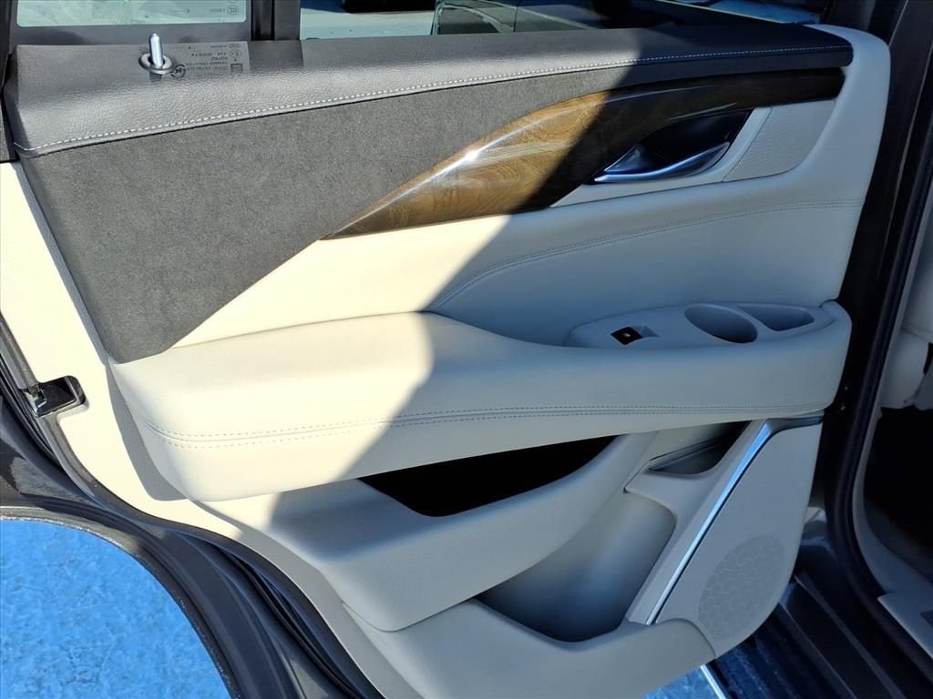 2020 Cadillac Escalade Luxury