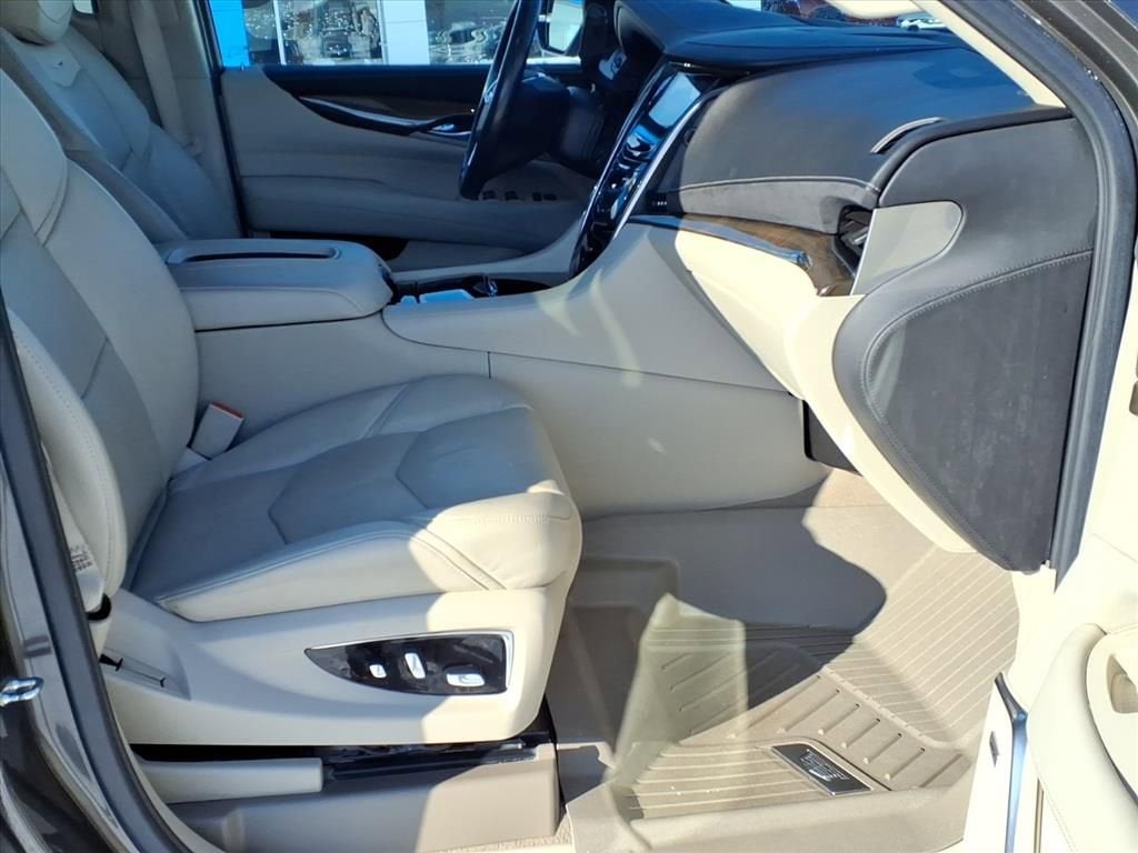 2020 Cadillac Escalade Luxury