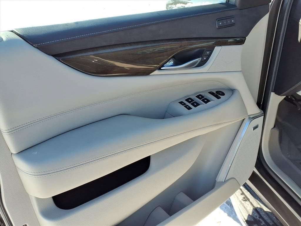 2020 Cadillac Escalade Luxury