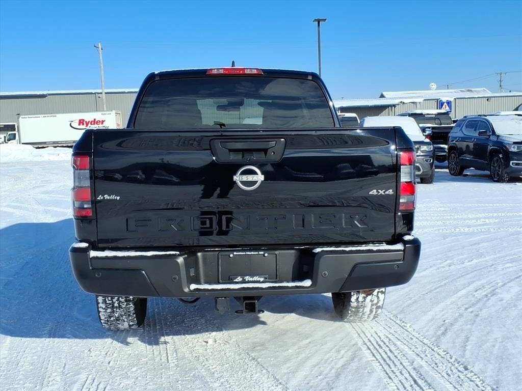 2022 Nissan Frontier S