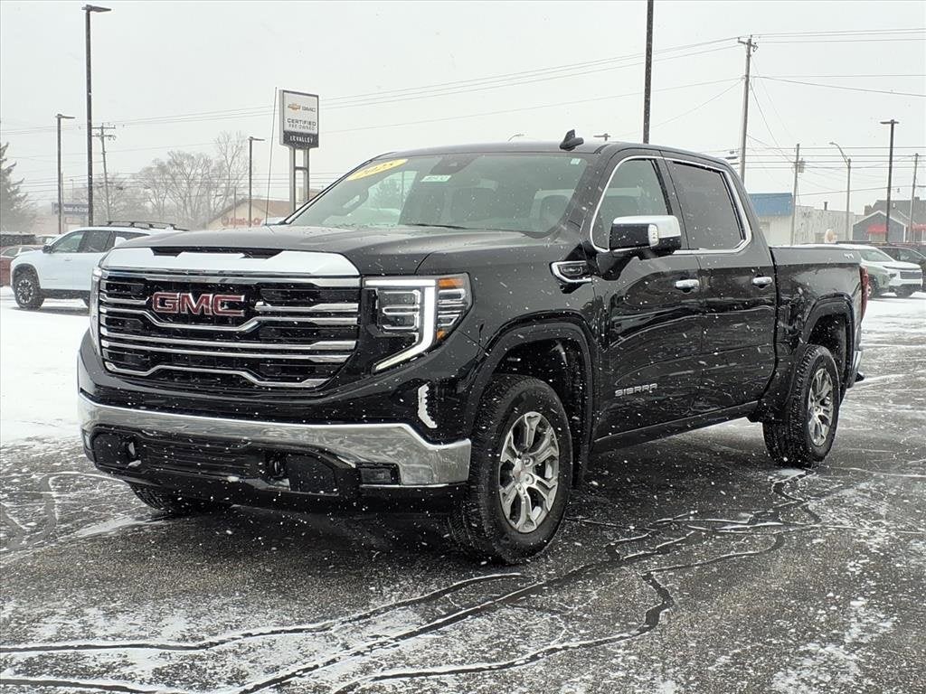 2025 GMC Sierra 1500 SLT